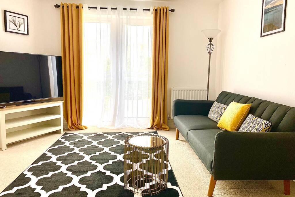 Smartrips Apartments - Lakeside/Thurrock เวสต์เทอร์ร็อค ภายนอก รูปภาพ